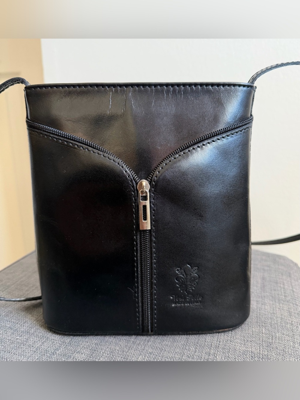 Vera Pelle Crossbody Bag